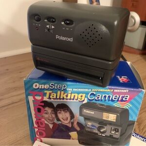 Polaroid‎ OneStep Talking Camera in Vintage 90s
